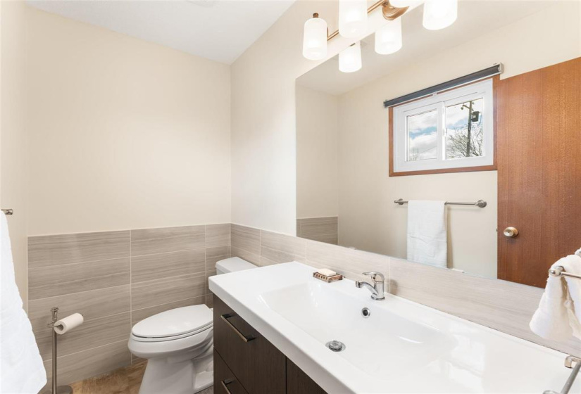 Updated ensuite to the primary bedroom