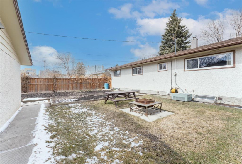 194 Dollard, 4 Bedrooms Bedrooms, 12 Rooms Rooms,2 BathroomsBathrooms,Residential,For Sale,Dollard