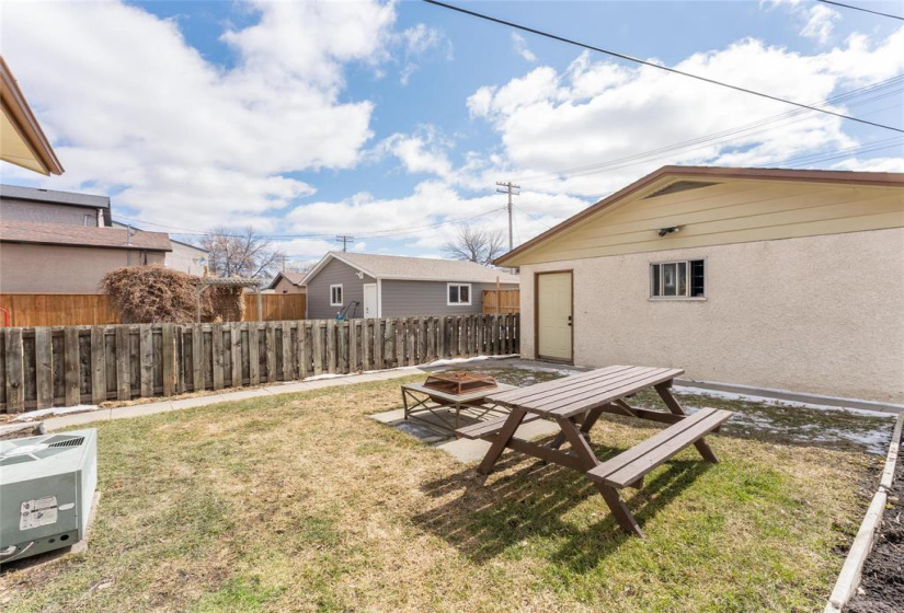 194 Dollard, 4 Bedrooms Bedrooms, 12 Rooms Rooms,2 BathroomsBathrooms,Residential,For Sale,Dollard