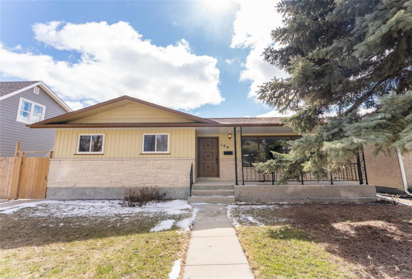 194 Dollard, 4 Bedrooms Bedrooms, 12 Rooms Rooms,2 BathroomsBathrooms,Residential,For Sale,Dollard