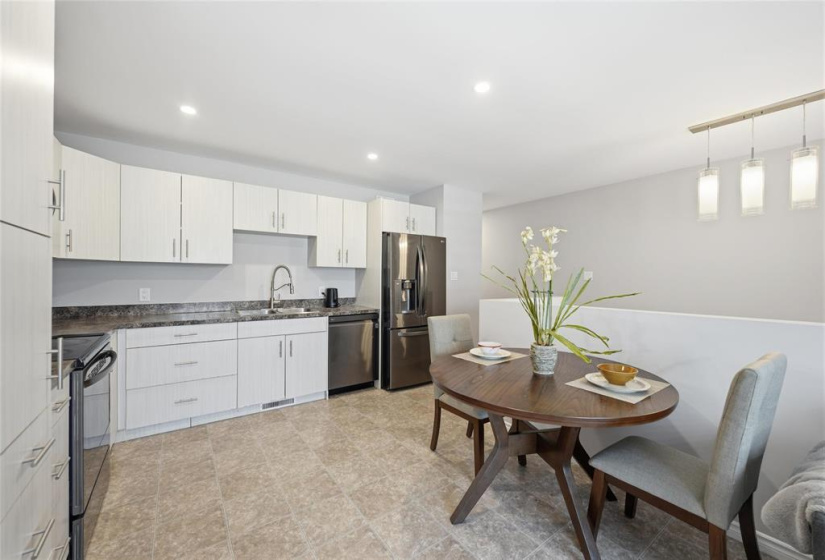 458 Harbison, 4 Bedrooms Bedrooms, 12 Rooms Rooms,3 BathroomsBathrooms,Residential,For Sale,Harbison