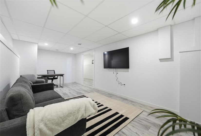 458 Harbison, 4 Bedrooms Bedrooms, 12 Rooms Rooms,3 BathroomsBathrooms,Residential,For Sale,Harbison