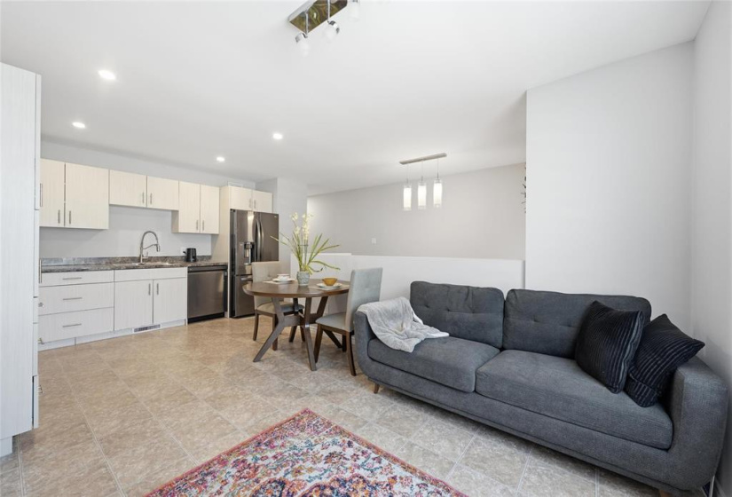 458 Harbison, 4 Bedrooms Bedrooms, 12 Rooms Rooms,3 BathroomsBathrooms,Residential,For Sale,Harbison