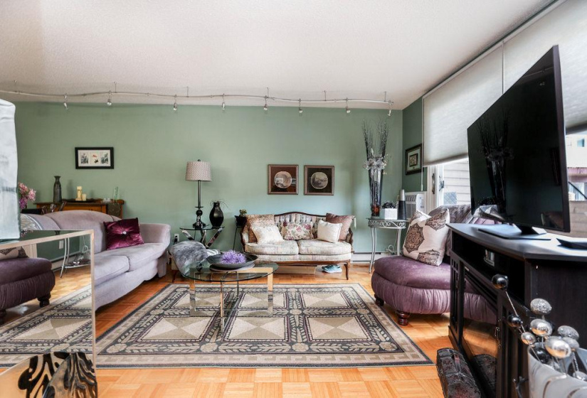 Lots of seating area