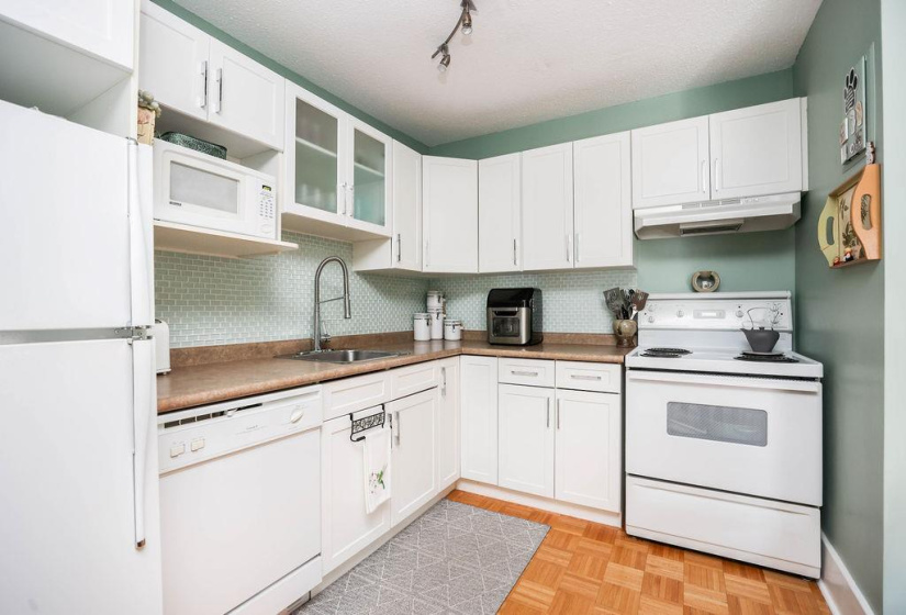 Tons of cupboard space