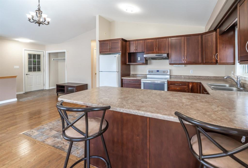 27 BERGEN, 5 Bedrooms Bedrooms, 10 Rooms Rooms,1 BathroomBathrooms,Residential,For Sale,BERGEN