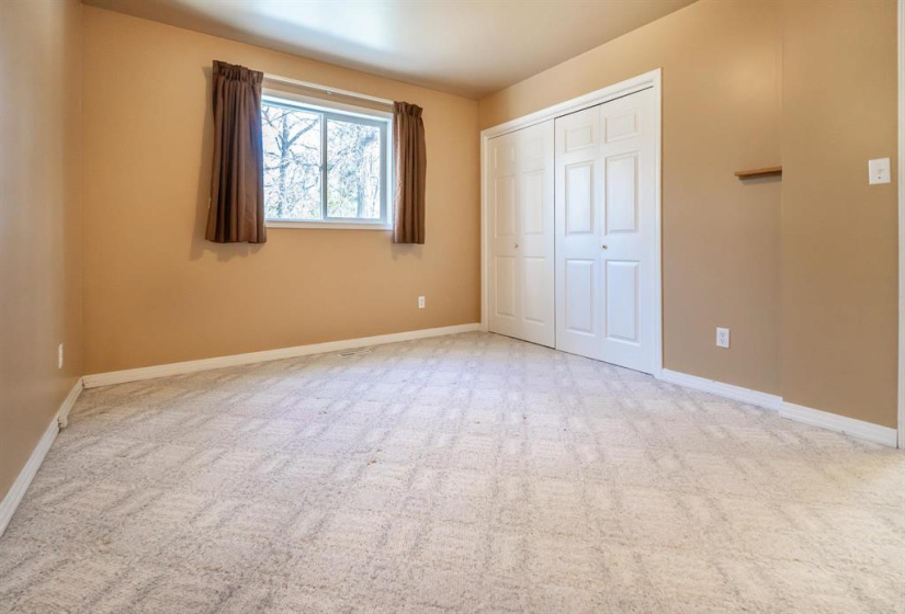 27 BERGEN, 5 Bedrooms Bedrooms, 10 Rooms Rooms,1 BathroomBathrooms,Residential,For Sale,BERGEN