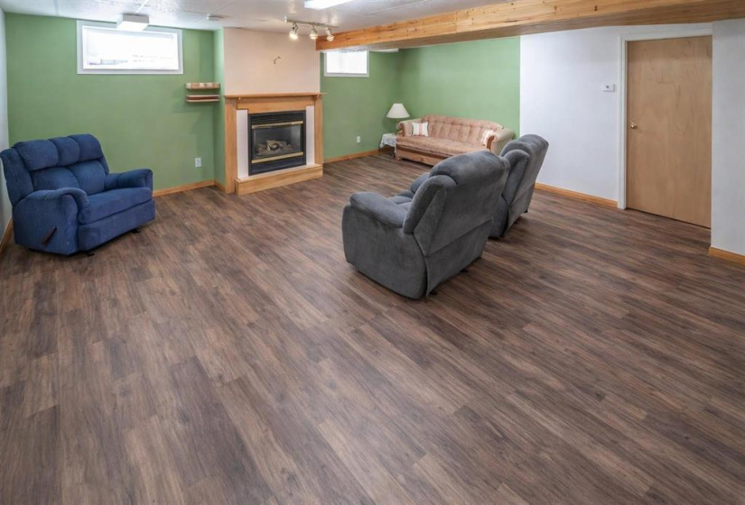 27 BERGEN, 5 Bedrooms Bedrooms, 10 Rooms Rooms,1 BathroomBathrooms,Residential,For Sale,BERGEN