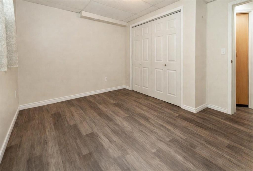 27 BERGEN, 5 Bedrooms Bedrooms, 10 Rooms Rooms,1 BathroomBathrooms,Residential,For Sale,BERGEN