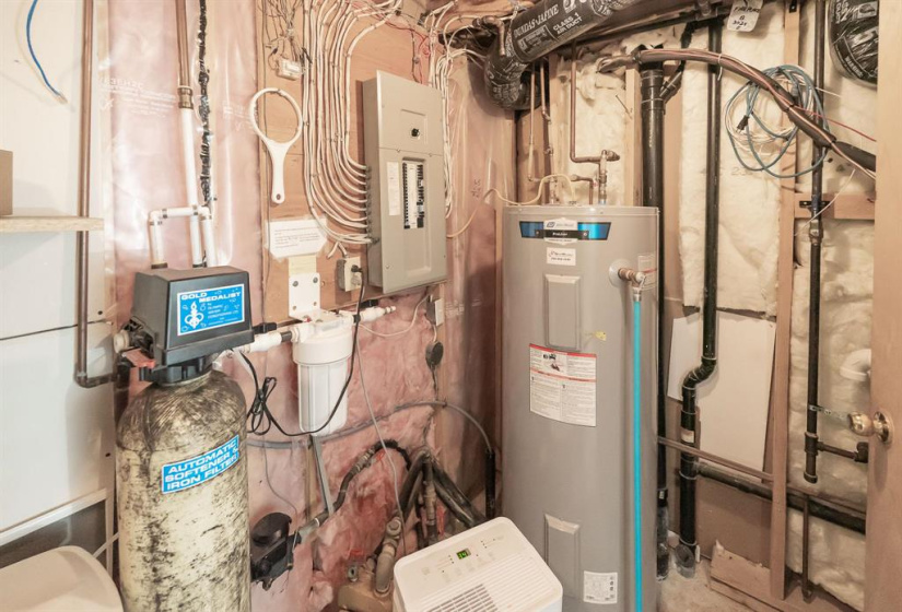 27 BERGEN, 5 Bedrooms Bedrooms, 10 Rooms Rooms,1 BathroomBathrooms,Residential,For Sale,BERGEN