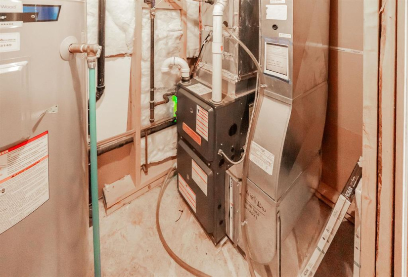 27 BERGEN, 5 Bedrooms Bedrooms, 10 Rooms Rooms,1 BathroomBathrooms,Residential,For Sale,BERGEN