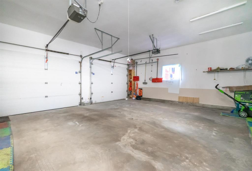 27 BERGEN, 5 Bedrooms Bedrooms, 10 Rooms Rooms,1 BathroomBathrooms,Residential,For Sale,BERGEN