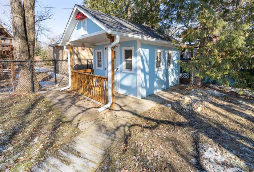 27 BERGEN, 5 Bedrooms Bedrooms, 10 Rooms Rooms,1 BathroomBathrooms,Residential,For Sale,BERGEN