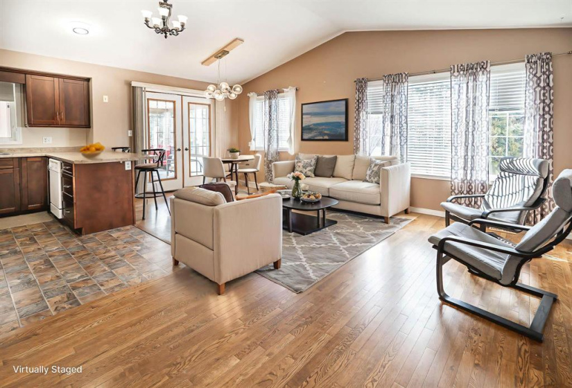 27 BERGEN, 5 Bedrooms Bedrooms, 10 Rooms Rooms,1 BathroomBathrooms,Residential,For Sale,BERGEN