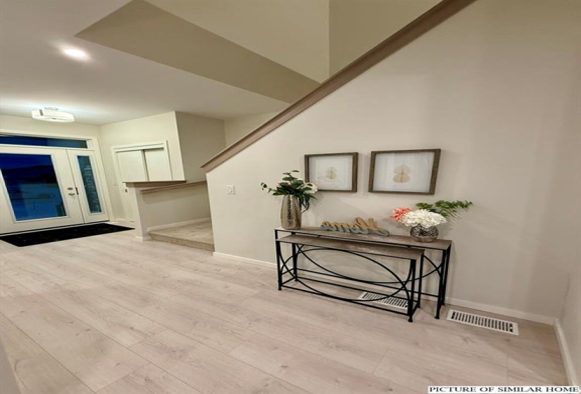 86 Moonlight, 3 Bedrooms Bedrooms, 10 Rooms Rooms,2 BathroomsBathrooms,Residential,For Sale,Moonlight