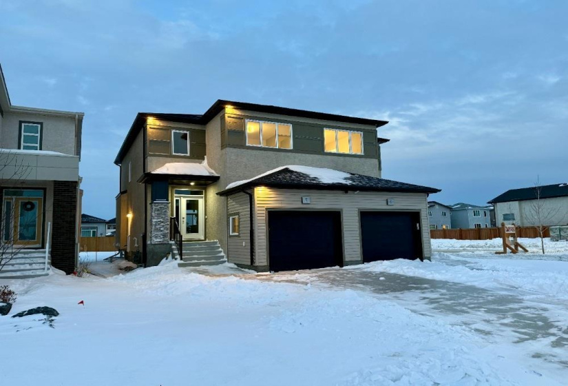 86 Moonlight, 3 Bedrooms Bedrooms, 10 Rooms Rooms,2 BathroomsBathrooms,Residential,For Sale,Moonlight