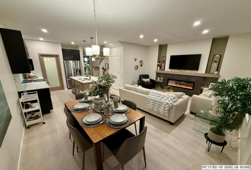 86 Moonlight, 3 Bedrooms Bedrooms, 10 Rooms Rooms,2 BathroomsBathrooms,Residential,For Sale,Moonlight
