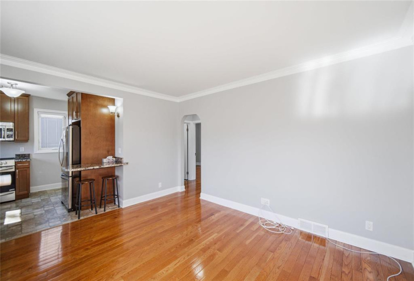 563 McAdam, 2 Bedrooms Bedrooms, 9 Rooms Rooms,2 BathroomsBathrooms,Residential,For Sale,McAdam