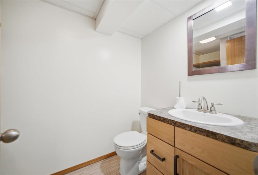 563 McAdam, 2 Bedrooms Bedrooms, 9 Rooms Rooms,2 BathroomsBathrooms,Residential,For Sale,McAdam