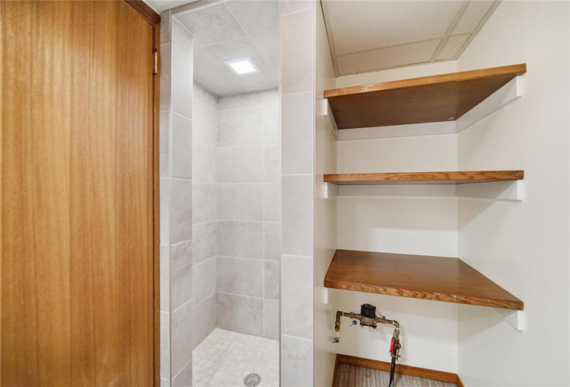 563 McAdam, 2 Bedrooms Bedrooms, 9 Rooms Rooms,2 BathroomsBathrooms,Residential,For Sale,McAdam