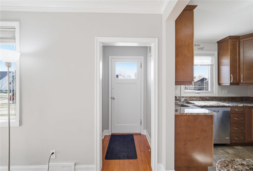 563 McAdam, 2 Bedrooms Bedrooms, 9 Rooms Rooms,2 BathroomsBathrooms,Residential,For Sale,McAdam