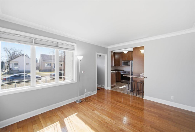 563 McAdam, 2 Bedrooms Bedrooms, 9 Rooms Rooms,2 BathroomsBathrooms,Residential,For Sale,McAdam