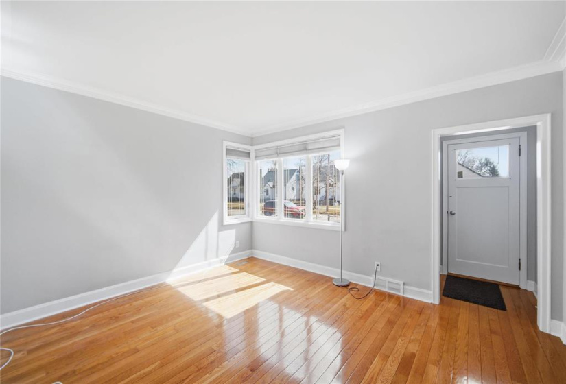 563 McAdam, 2 Bedrooms Bedrooms, 9 Rooms Rooms,2 BathroomsBathrooms,Residential,For Sale,McAdam