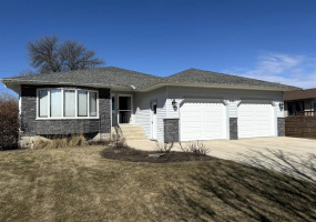 272 1ST, 4 Bedrooms Bedrooms, 15 Rooms Rooms,3 BathroomsBathrooms,Residential,For Sale,1ST