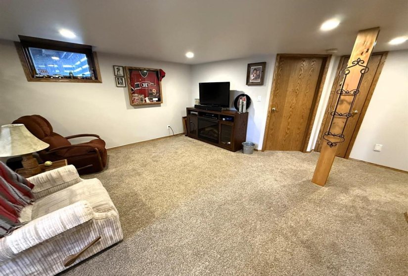 272 1ST, 4 Bedrooms Bedrooms, 15 Rooms Rooms,3 BathroomsBathrooms,Residential,For Sale,1ST