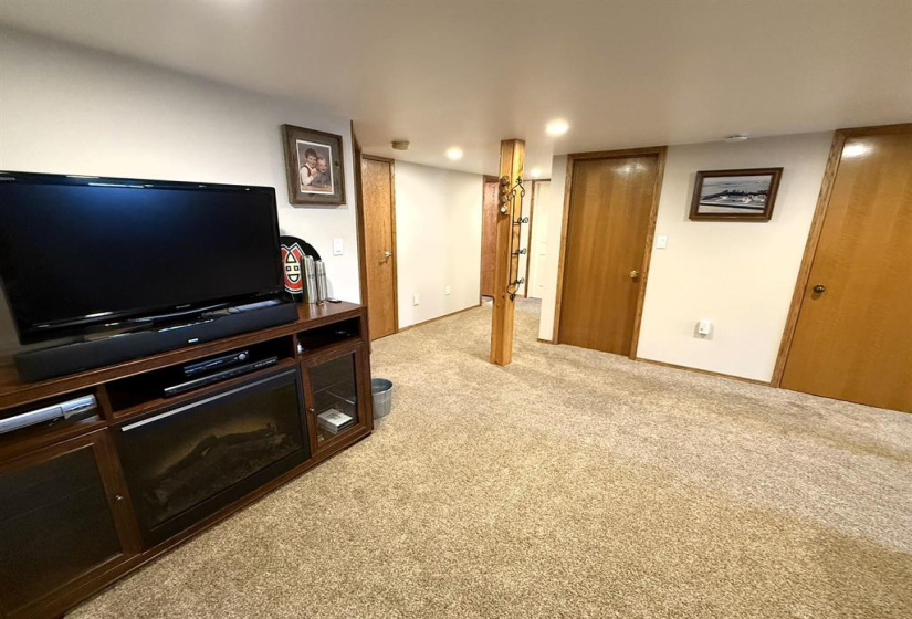 272 1ST, 4 Bedrooms Bedrooms, 15 Rooms Rooms,3 BathroomsBathrooms,Residential,For Sale,1ST