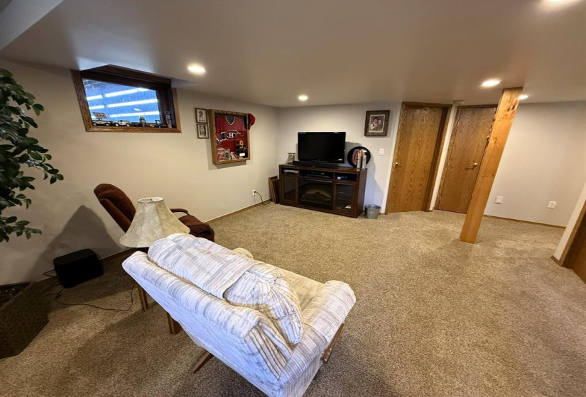 272 1ST, 4 Bedrooms Bedrooms, 15 Rooms Rooms,3 BathroomsBathrooms,Residential,For Sale,1ST