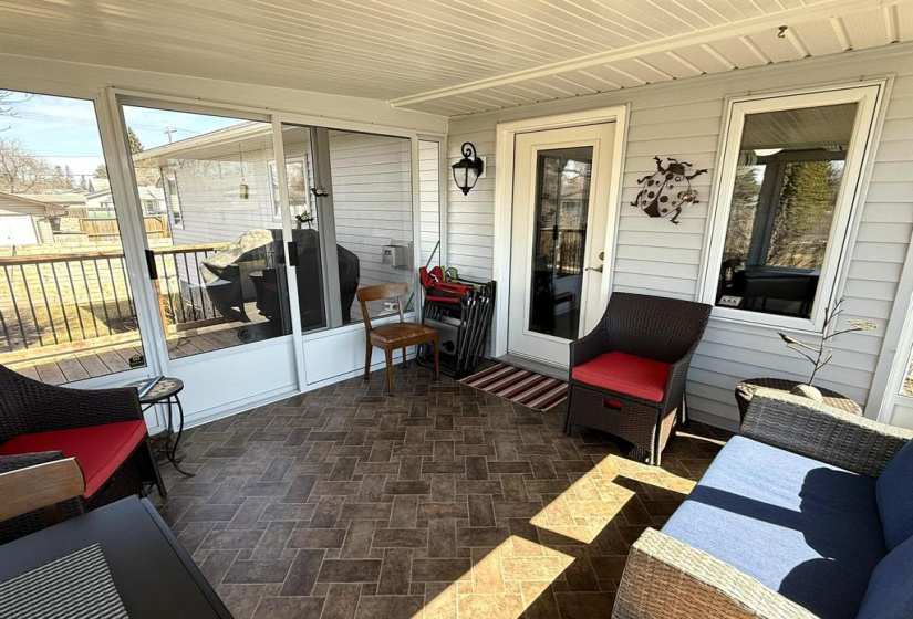 272 1ST, 4 Bedrooms Bedrooms, 15 Rooms Rooms,3 BathroomsBathrooms,Residential,For Sale,1ST