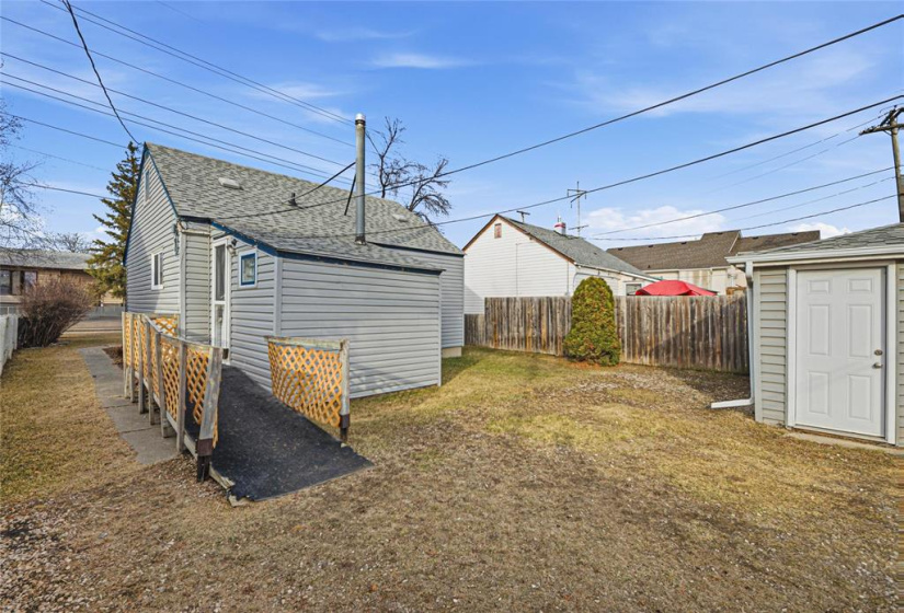 1292 Selkirk, 3 Bedrooms Bedrooms, 7 Rooms Rooms,1 BathroomBathrooms,Residential,For Sale,Selkirk