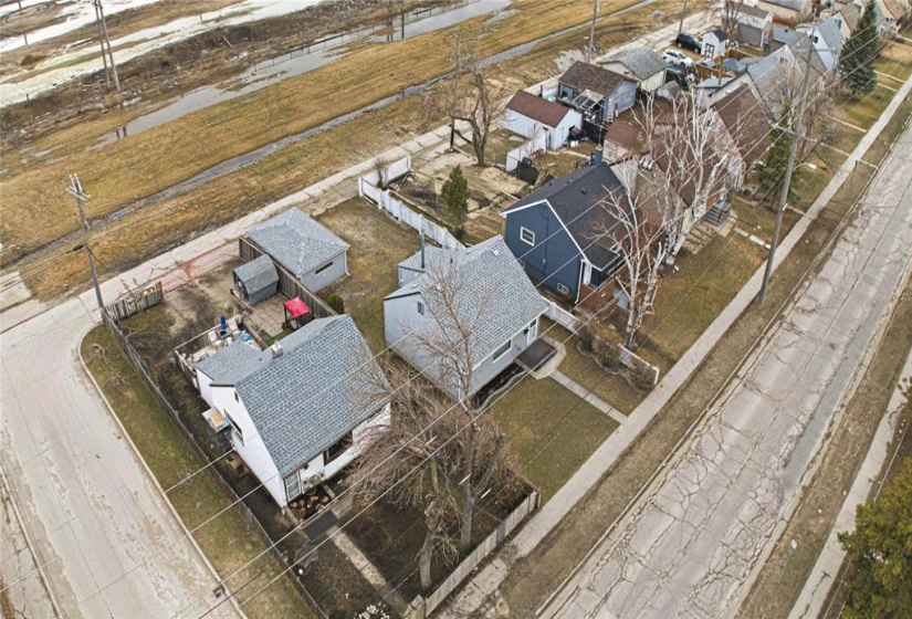 1292 Selkirk, 3 Bedrooms Bedrooms, 7 Rooms Rooms,1 BathroomBathrooms,Residential,For Sale,Selkirk