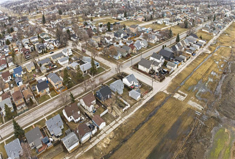 1292 Selkirk, 3 Bedrooms Bedrooms, 7 Rooms Rooms,1 BathroomBathrooms,Residential,For Sale,Selkirk