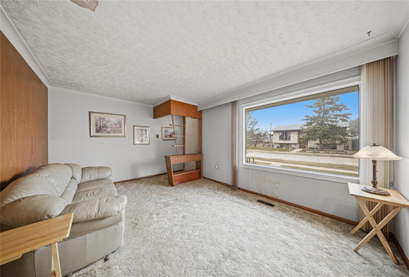 1292 Selkirk, 3 Bedrooms Bedrooms, 7 Rooms Rooms,1 BathroomBathrooms,Residential,For Sale,Selkirk