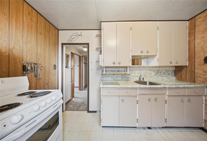 1292 Selkirk, 3 Bedrooms Bedrooms, 7 Rooms Rooms,1 BathroomBathrooms,Residential,For Sale,Selkirk