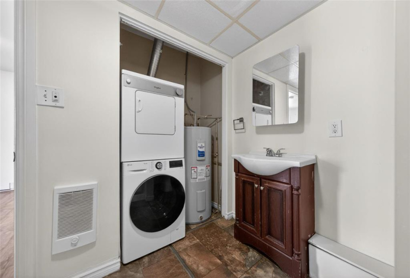 205 Templeton, 2 Bedrooms Bedrooms, 6 Rooms Rooms,1 BathroomBathrooms,Residential,For Sale,Templeton