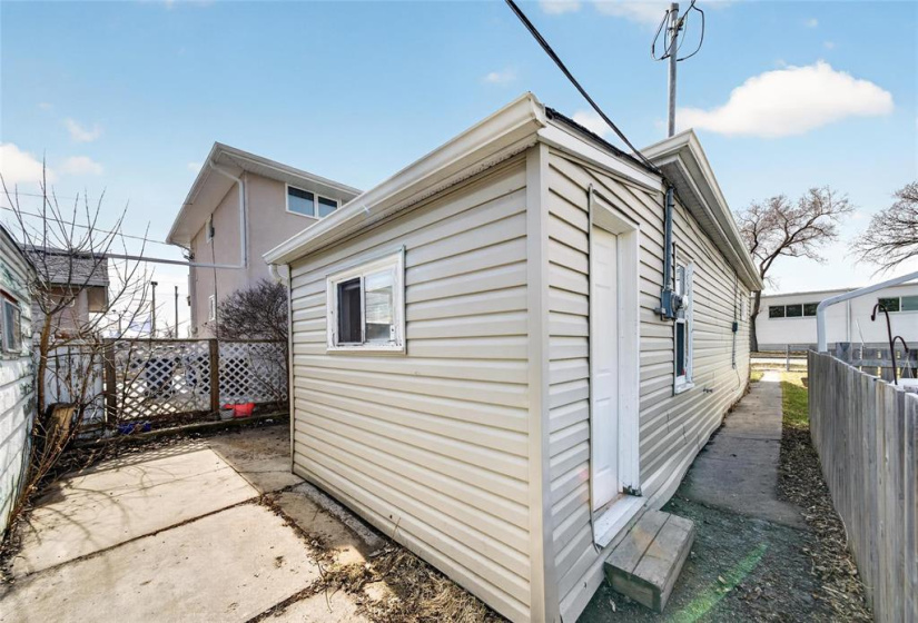 205 Templeton, 2 Bedrooms Bedrooms, 6 Rooms Rooms,1 BathroomBathrooms,Residential,For Sale,Templeton