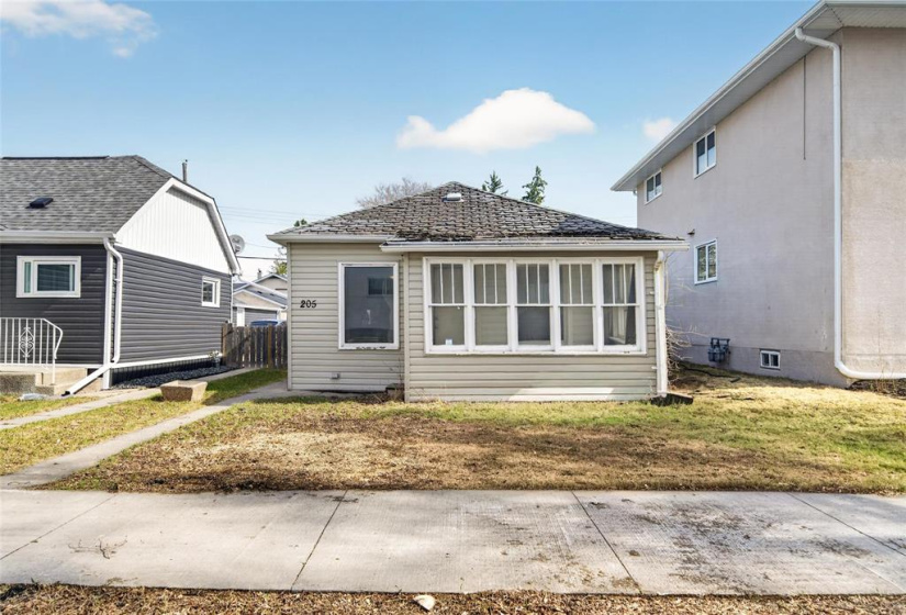 205 Templeton, 2 Bedrooms Bedrooms, 6 Rooms Rooms,1 BathroomBathrooms,Residential,For Sale,Templeton