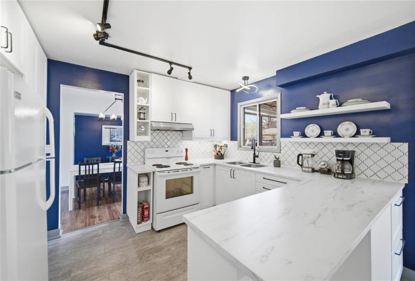 23 Shakespeare, 4 Bedrooms Bedrooms, 12 Rooms Rooms,1 BathroomBathrooms,Residential,For Sale,Shakespeare