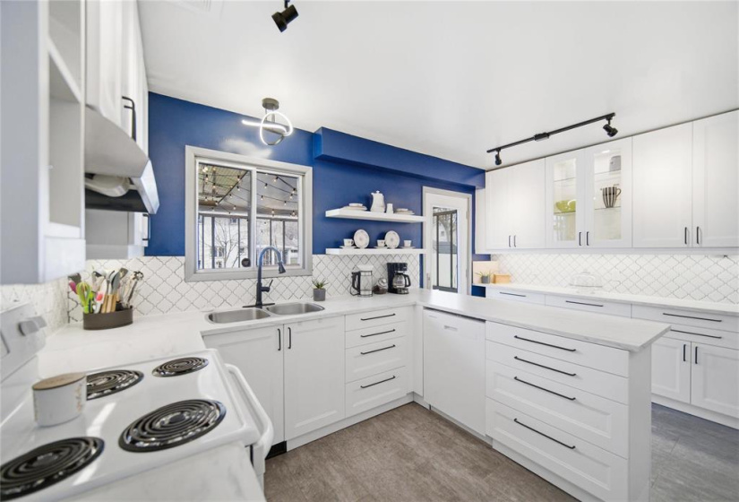 23 Shakespeare, 4 Bedrooms Bedrooms, 12 Rooms Rooms,1 BathroomBathrooms,Residential,For Sale,Shakespeare