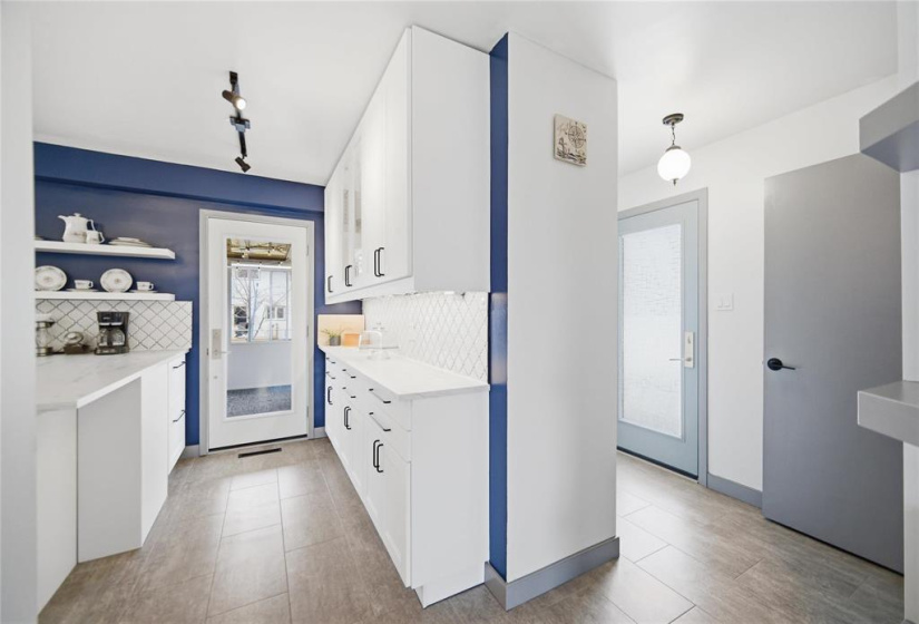 23 Shakespeare, 4 Bedrooms Bedrooms, 12 Rooms Rooms,1 BathroomBathrooms,Residential,For Sale,Shakespeare