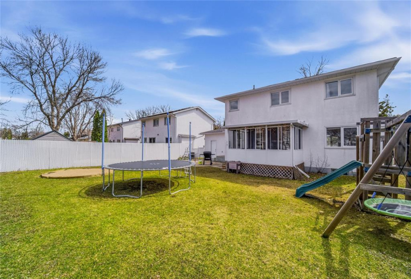 23 Shakespeare, 4 Bedrooms Bedrooms, 12 Rooms Rooms,1 BathroomBathrooms,Residential,For Sale,Shakespeare