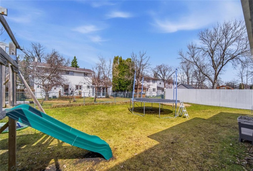 23 Shakespeare, 4 Bedrooms Bedrooms, 12 Rooms Rooms,1 BathroomBathrooms,Residential,For Sale,Shakespeare