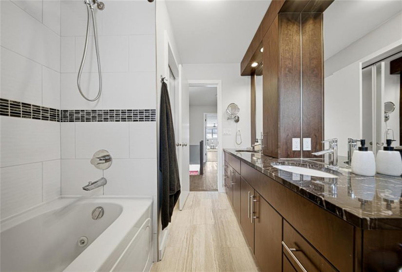 50 Manring, 5 Bedrooms Bedrooms, 18 Rooms Rooms,3 BathroomsBathrooms,Residential,For Sale,Manring