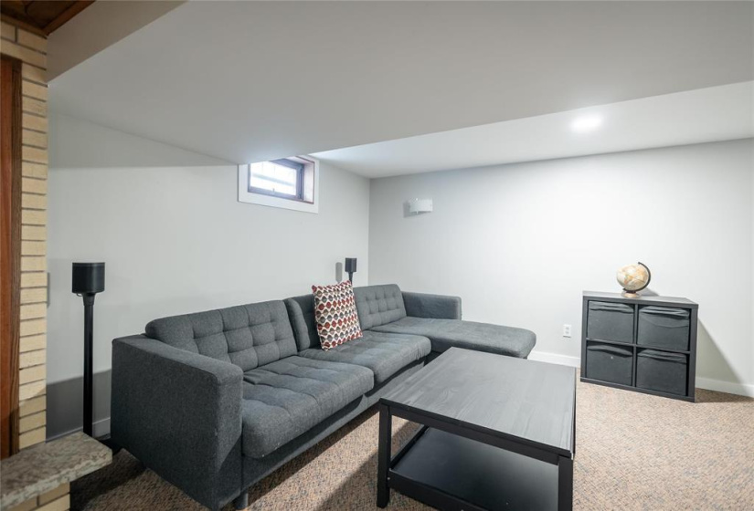 95 Moore, 4 Bedrooms Bedrooms, 12 Rooms Rooms,1 BathroomBathrooms,Residential,For Sale,Moore