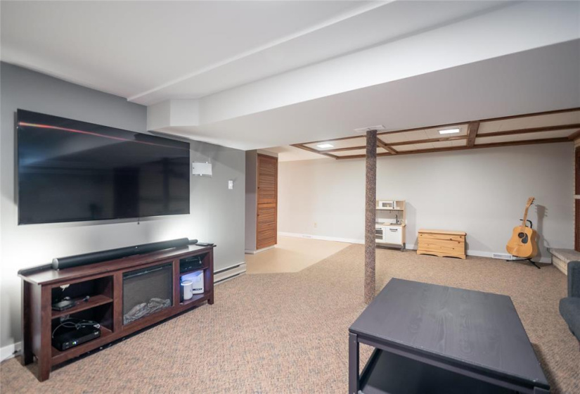 95 Moore, 4 Bedrooms Bedrooms, 12 Rooms Rooms,1 BathroomBathrooms,Residential,For Sale,Moore