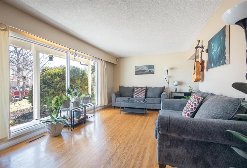 95 Moore, 4 Bedrooms Bedrooms, 12 Rooms Rooms,1 BathroomBathrooms,Residential,For Sale,Moore