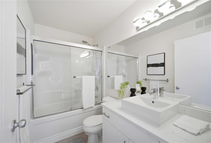 The beautifully finished 2nd floor full bath ensures the morning queue is a thing of the past.